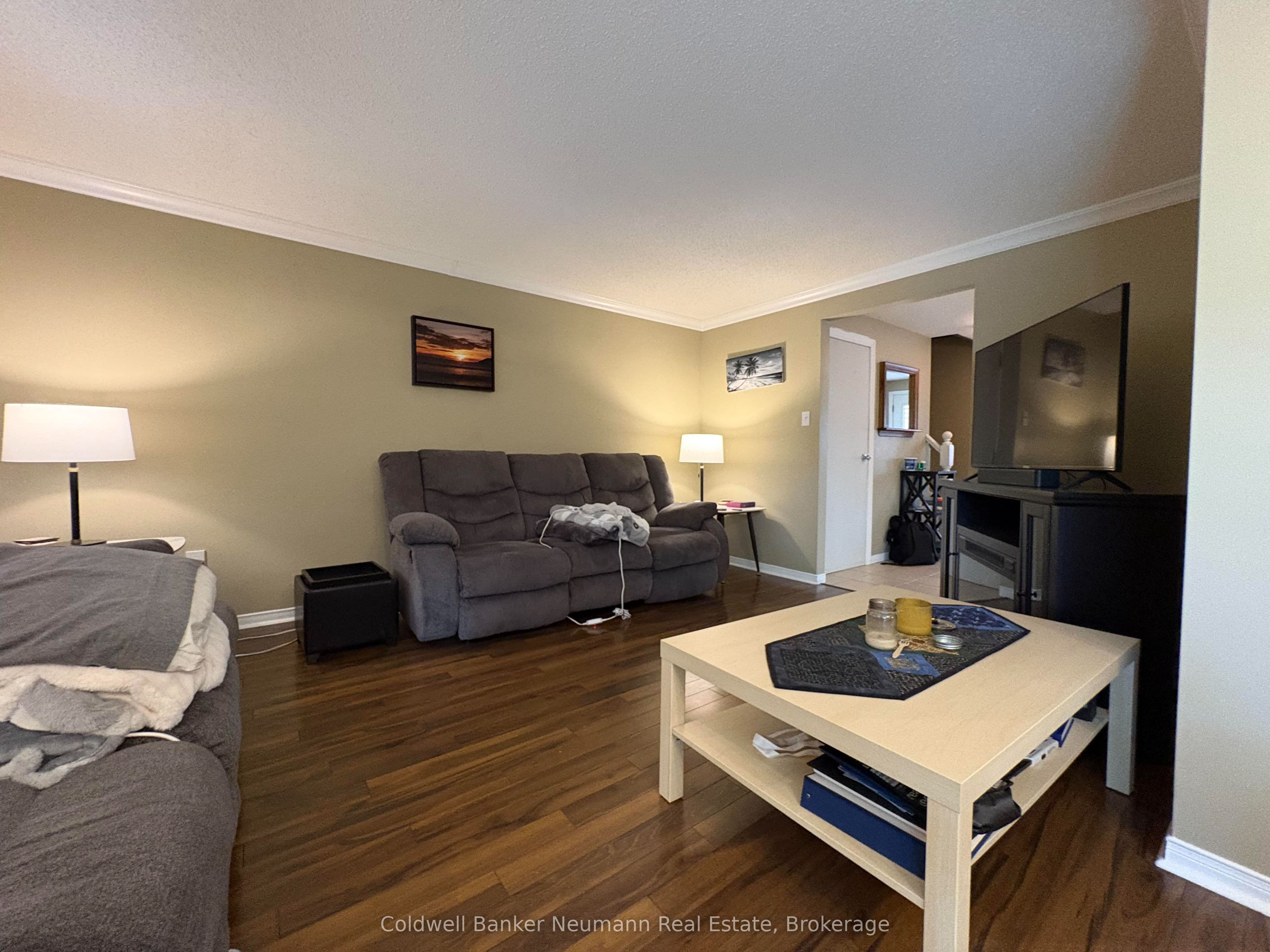 120 Moss Place UPPER, Guelph, ON N1G 4V4