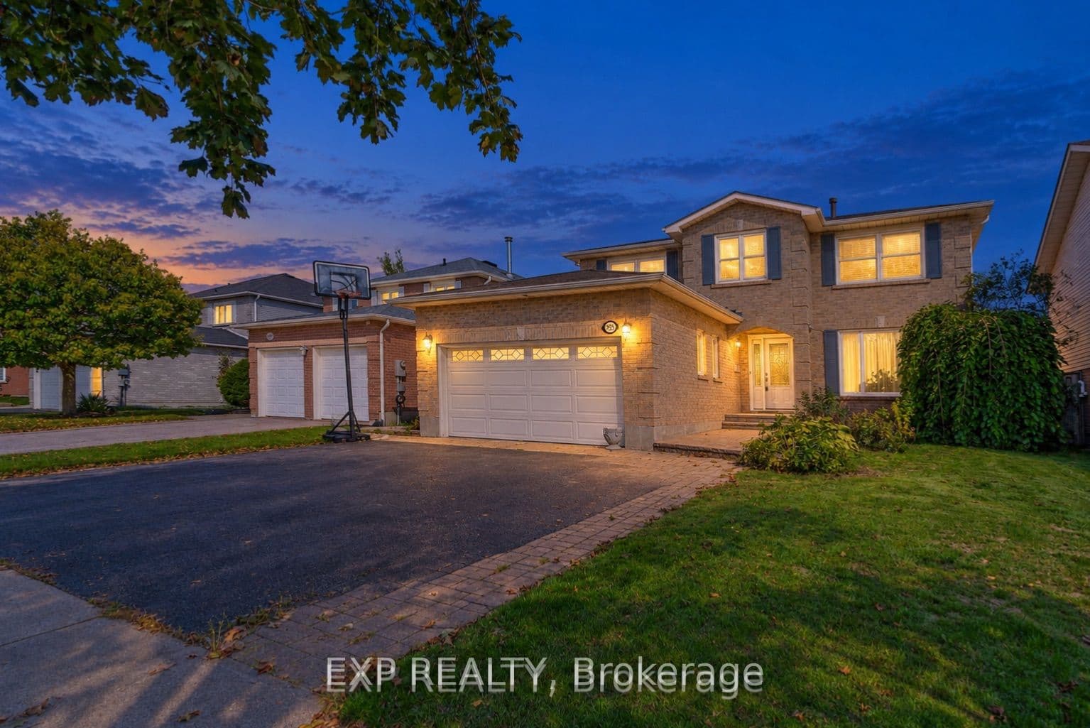 955 Snowbird Street, Oshawa, ON L1J 8J8