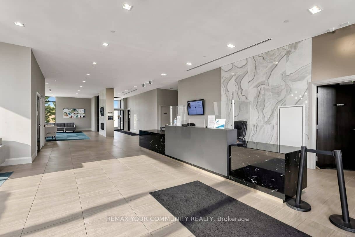 555 William Graham Drive 308, Aurora, ON L4G 7C4