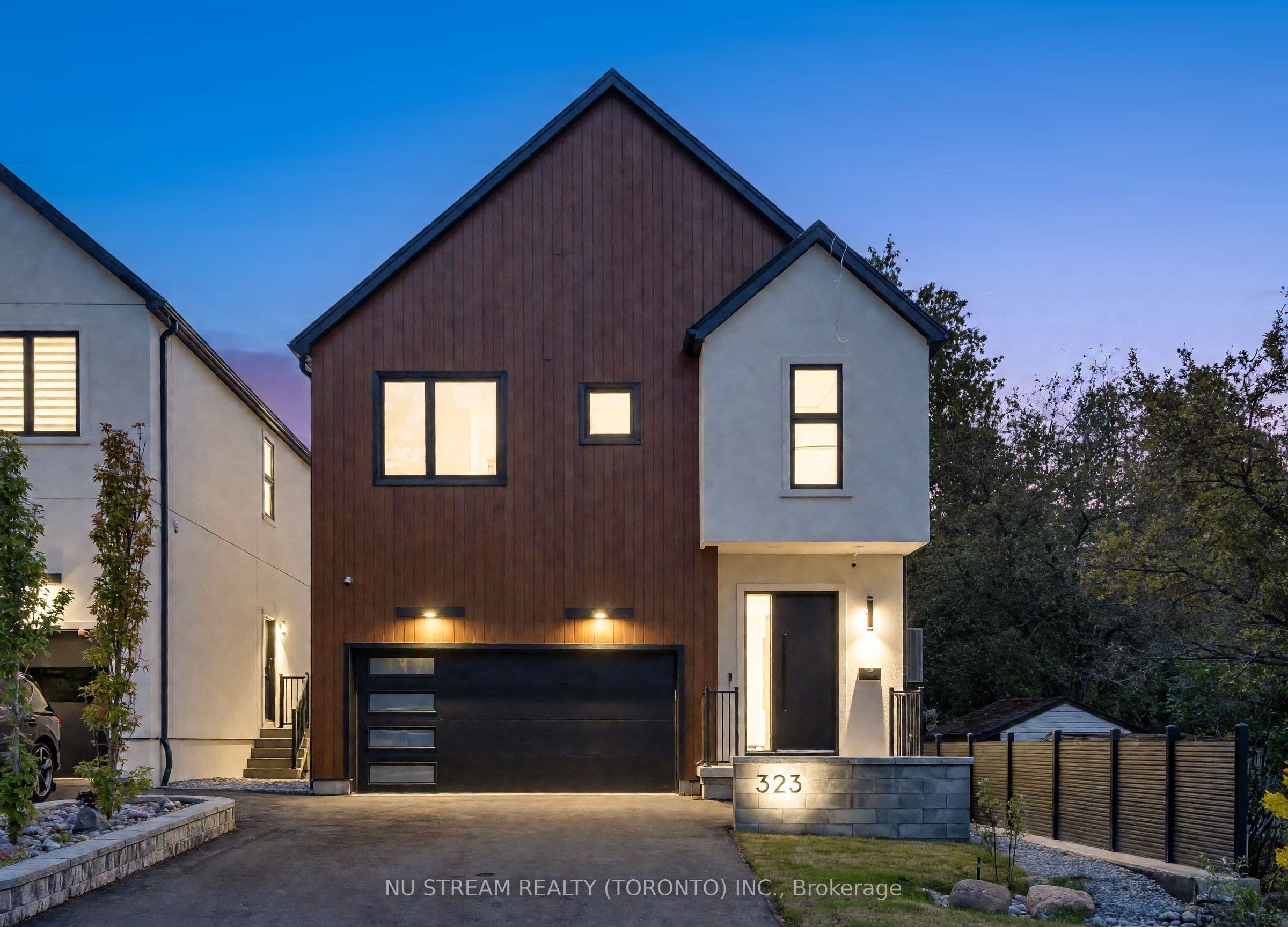 323 Winnifred Drive, Georgina, ON L4P 3B4
