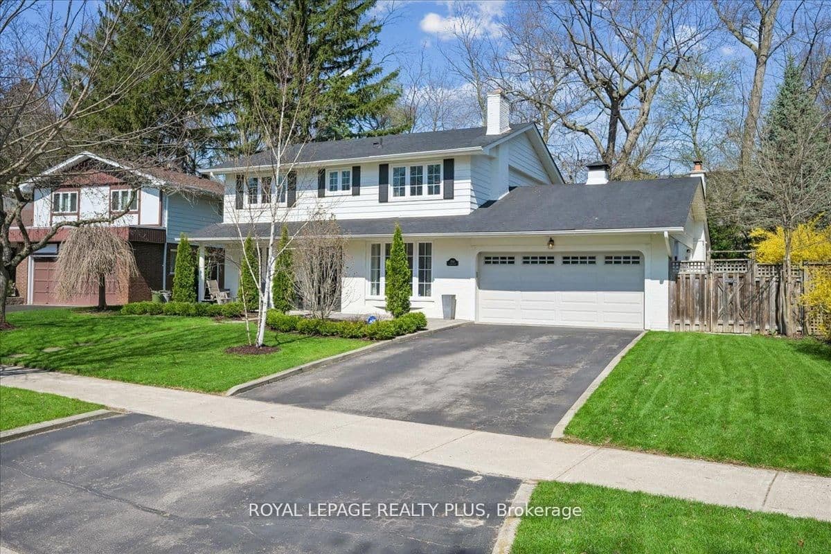 1594 Calumet Place, Mississauga, ON L5J 3A9