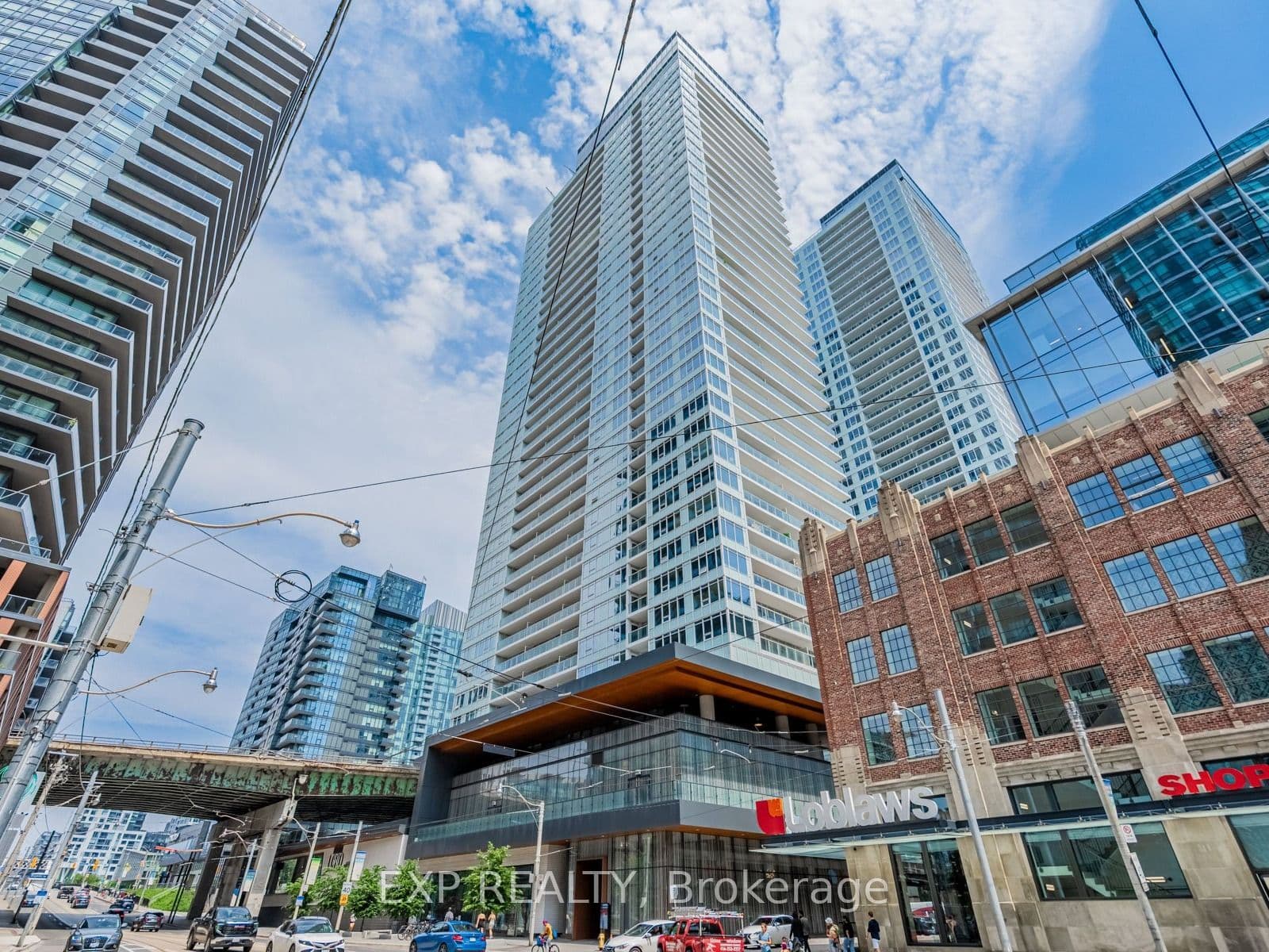 19 Bathurst Street 611, Toronto, ON M5V 0N2