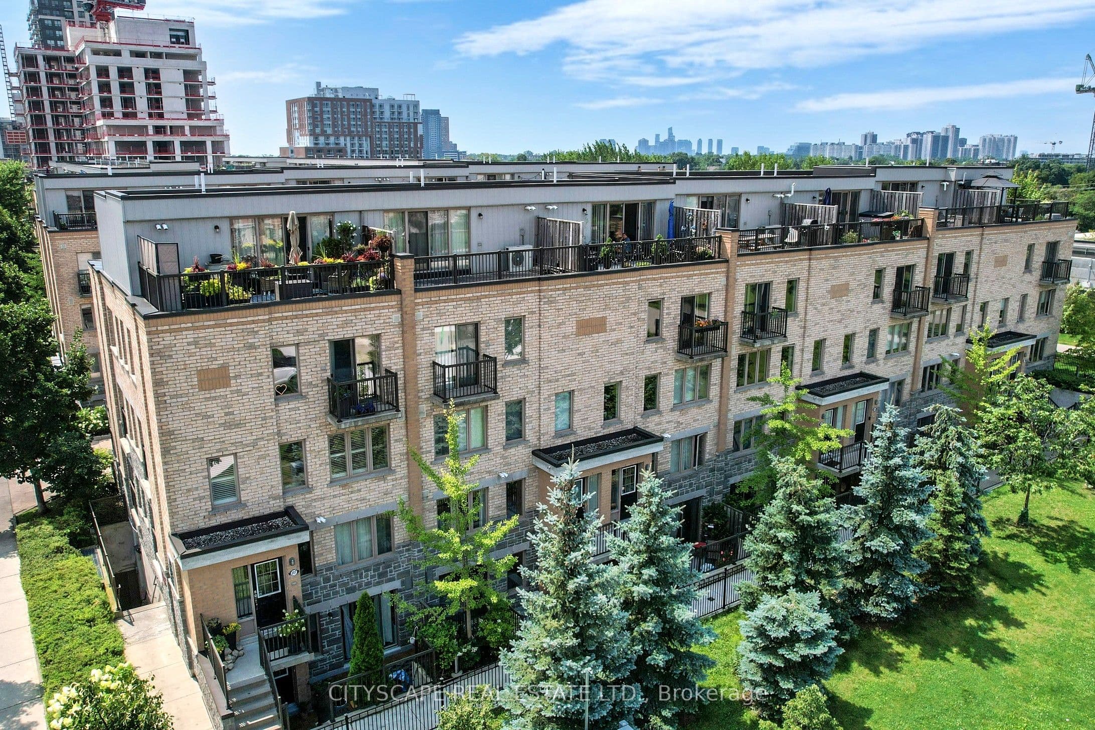 9 Foundry Avenue 116, Toronto, ON M6H 0B7