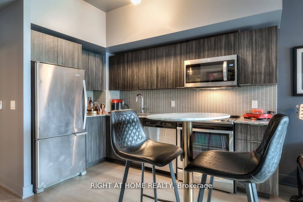 30 Shore Breeze Drive 540, Toronto, ON M8V 1A1