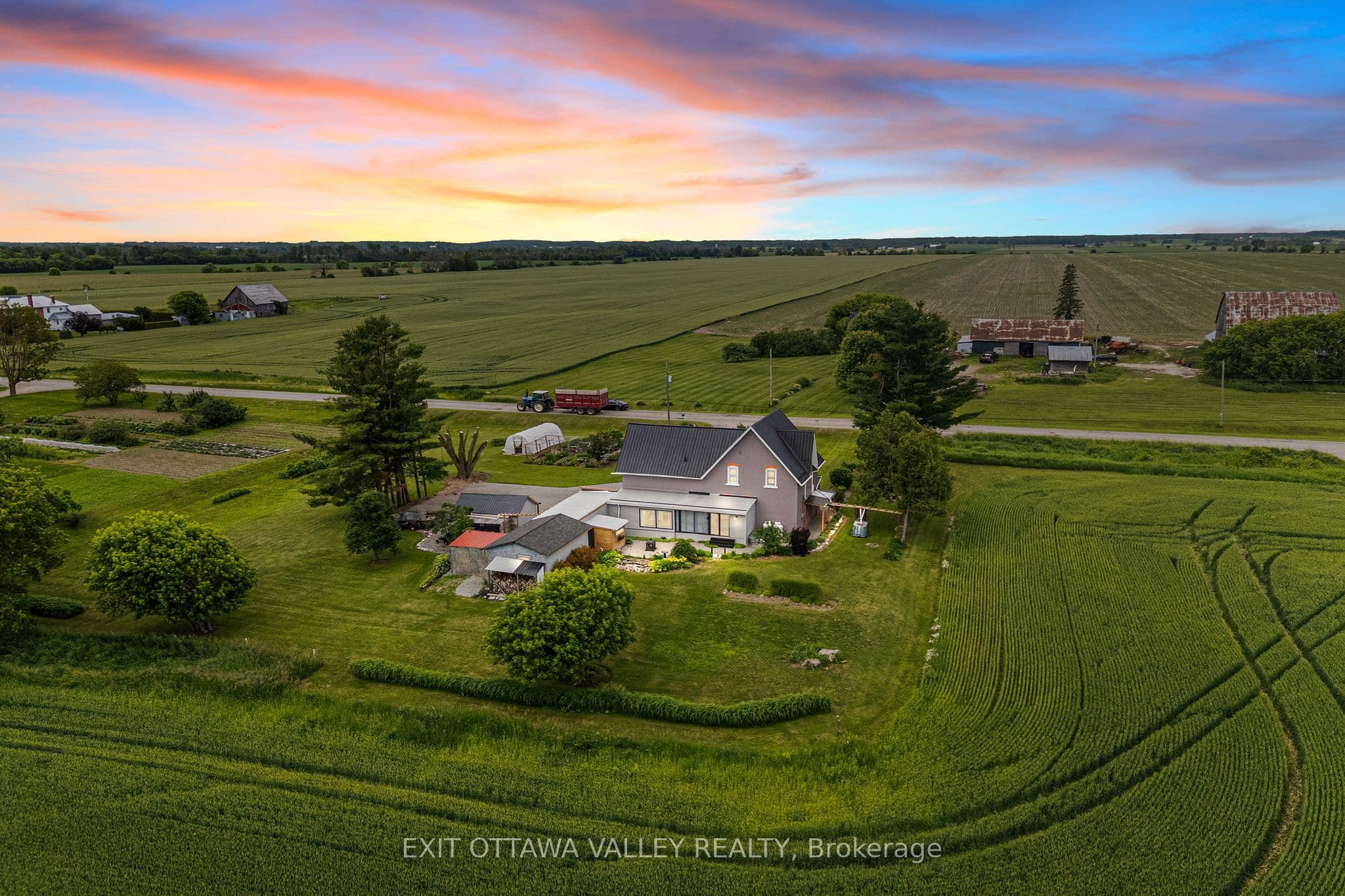 1922 Kerr Line Road, Whitewater Region, ON K0J 1V0