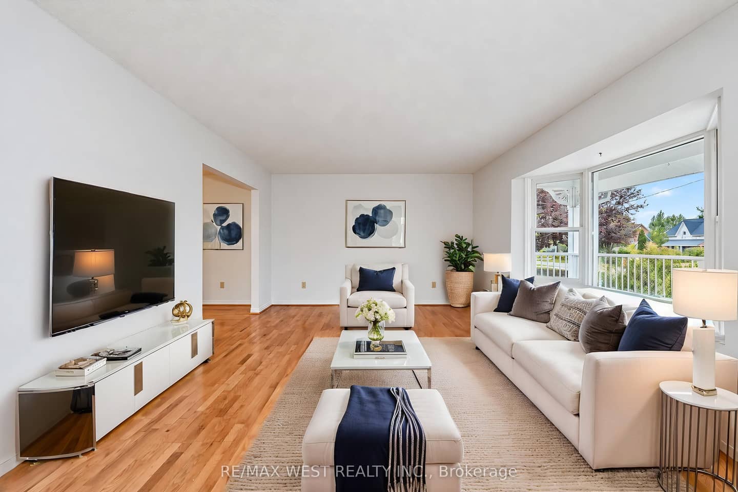 24 Smith Drive, Uxbridge, ON L0C 1E0