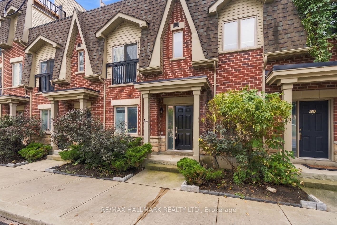 549 Shuter Street, Toronto, ON M5A 1X9
