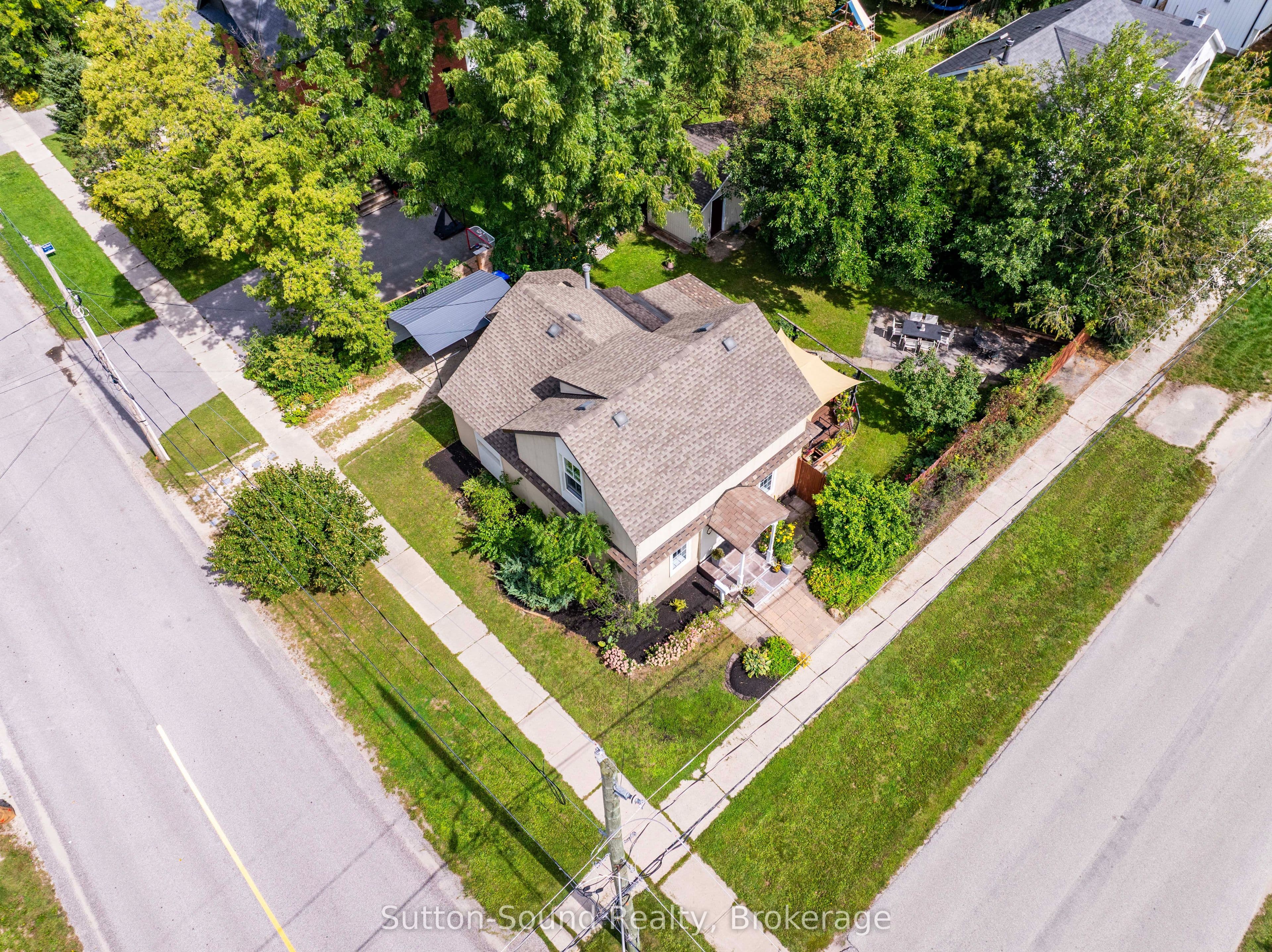 307 Fourth Street W, Collingwood, ON L9Y 3B2