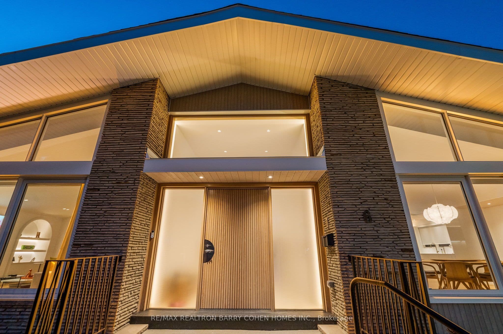 6 Denmark Crescent, Toronto, ON M2R 1J4