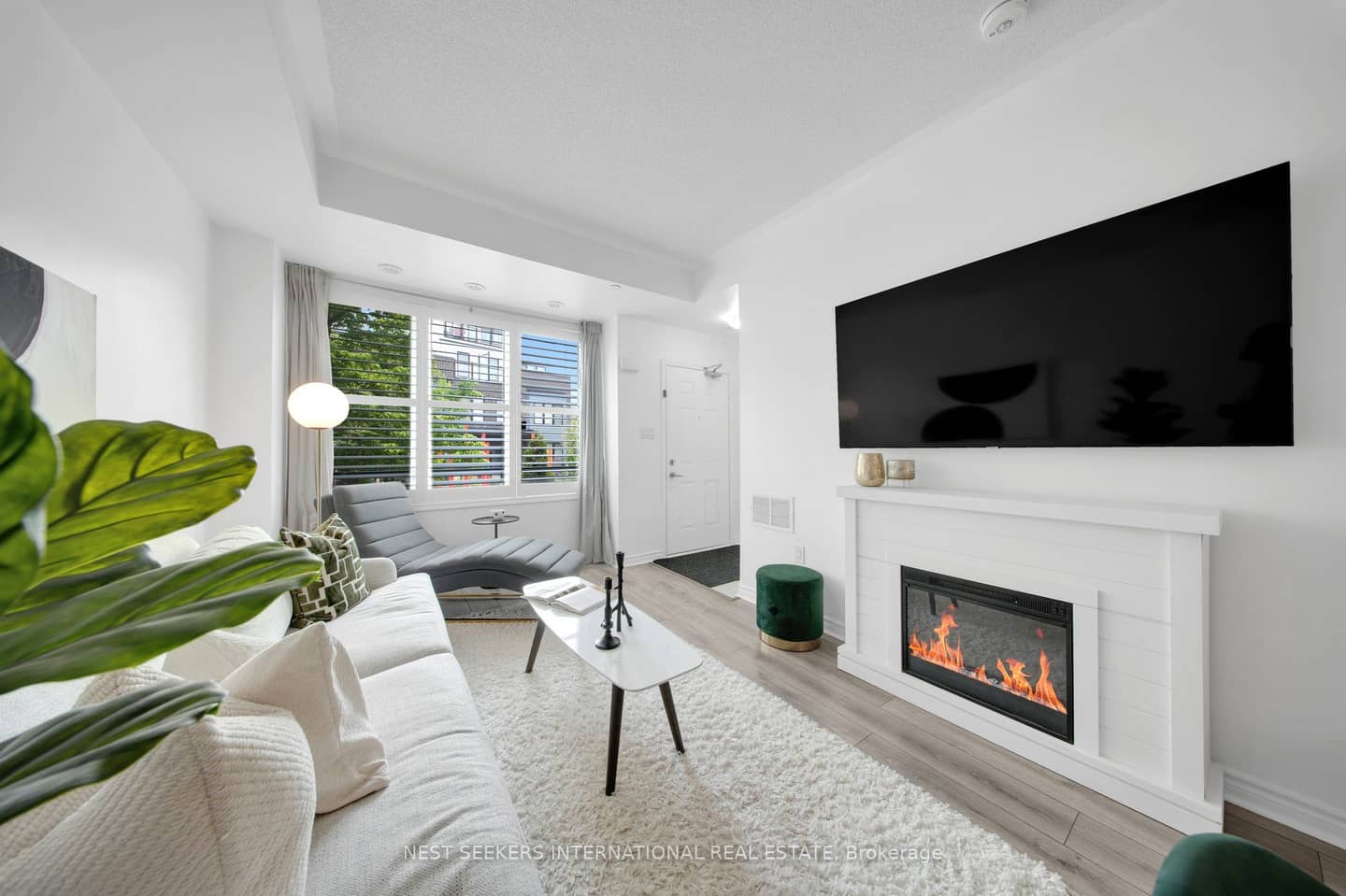 1155 Stroud Lane 2, Mississauga, ON L5J 0B3