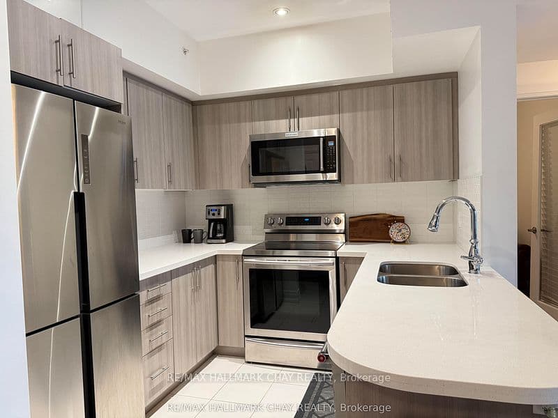 302 Essa Road 505, Barrie, ON L9J 0H3