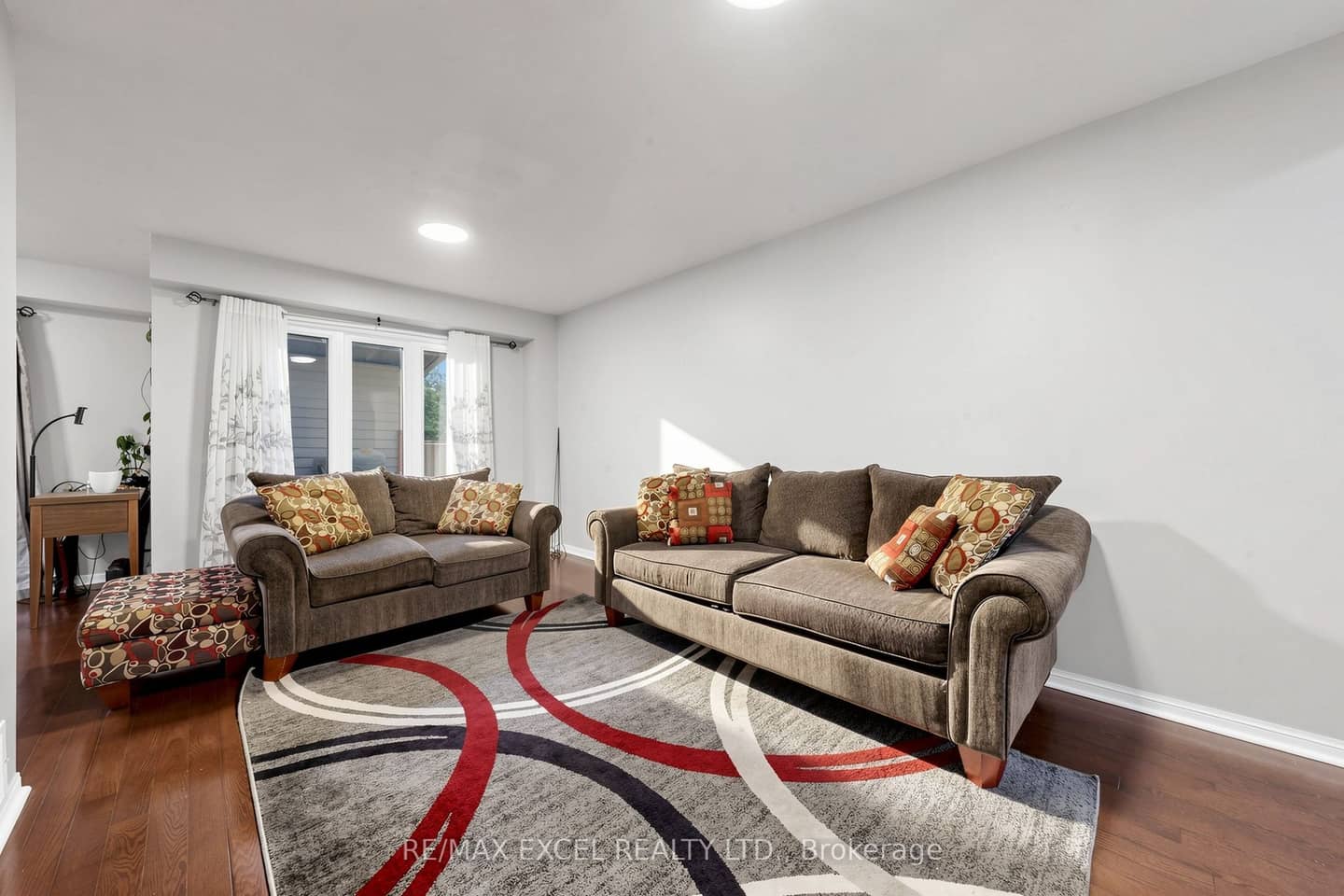 24 Redheugh Crescent, Toronto, ON M1W 3C3