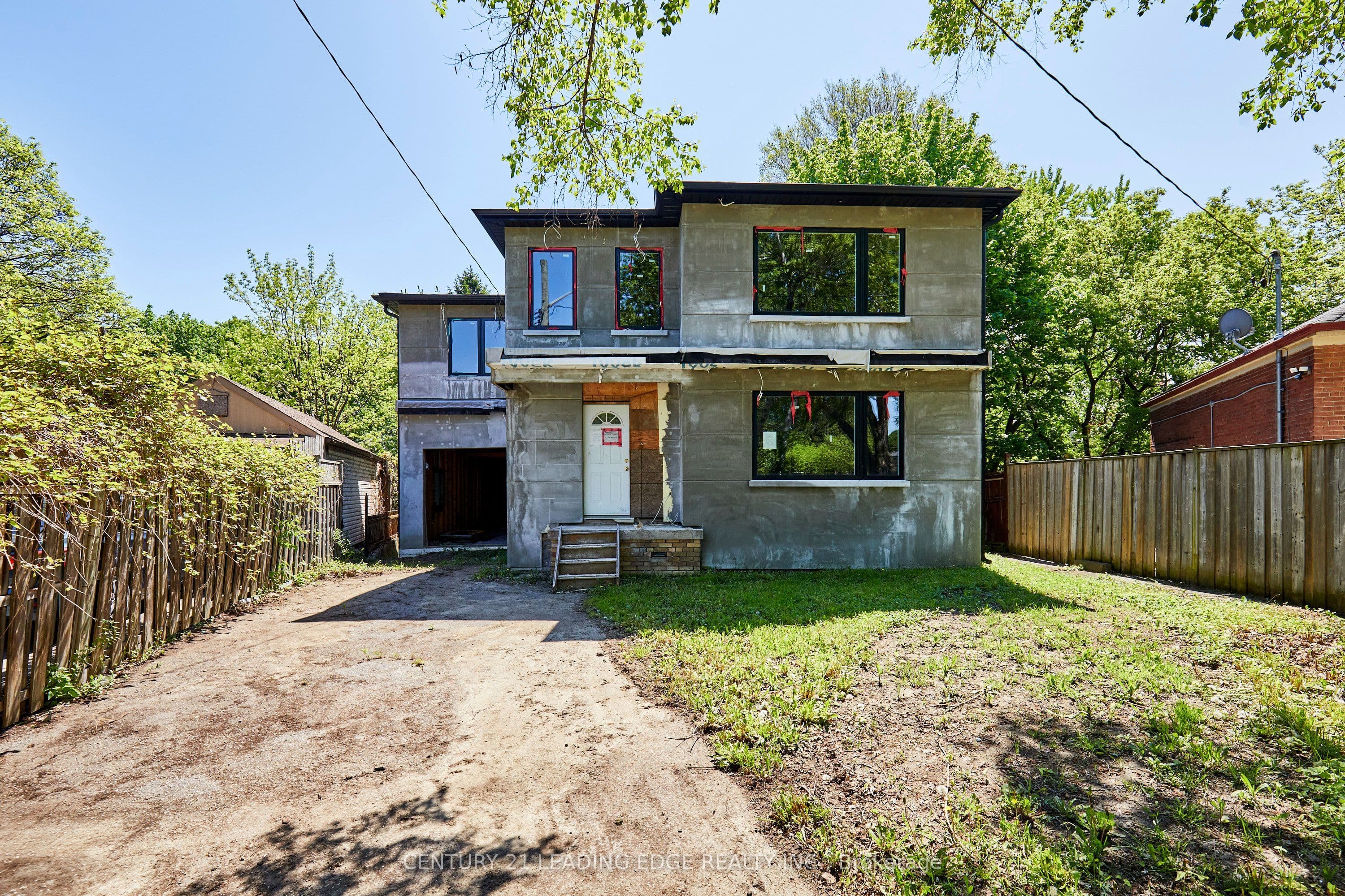 213 Phyllis Avenue, Toronto, ON M1M 1Y9