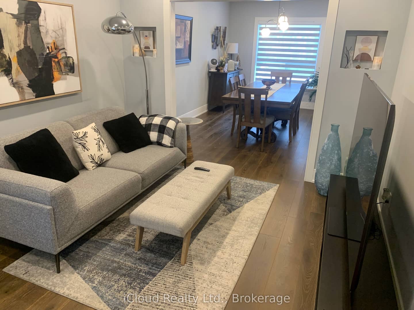 878 Blyleven Boulevard, Mississauga, ON L5V 2J3