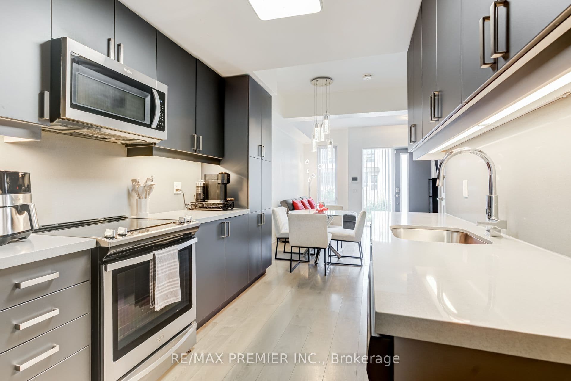 1010 Portage Parkway 5, Vaughan, ON L4K 0K3