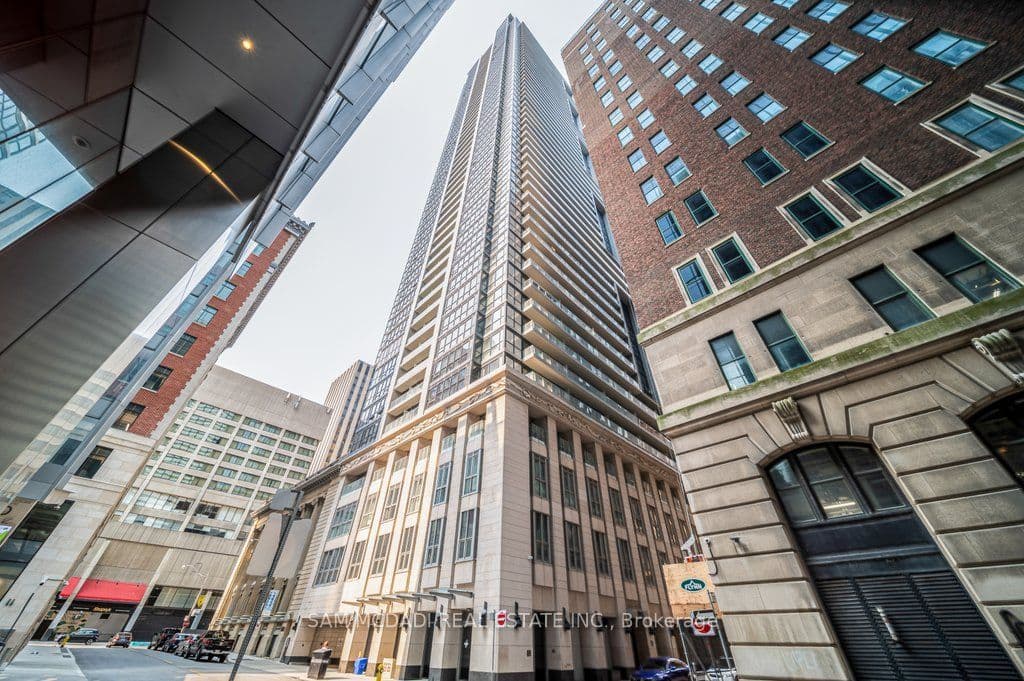 70 Temperance Street 608, Toronto, ON M5H 4E8