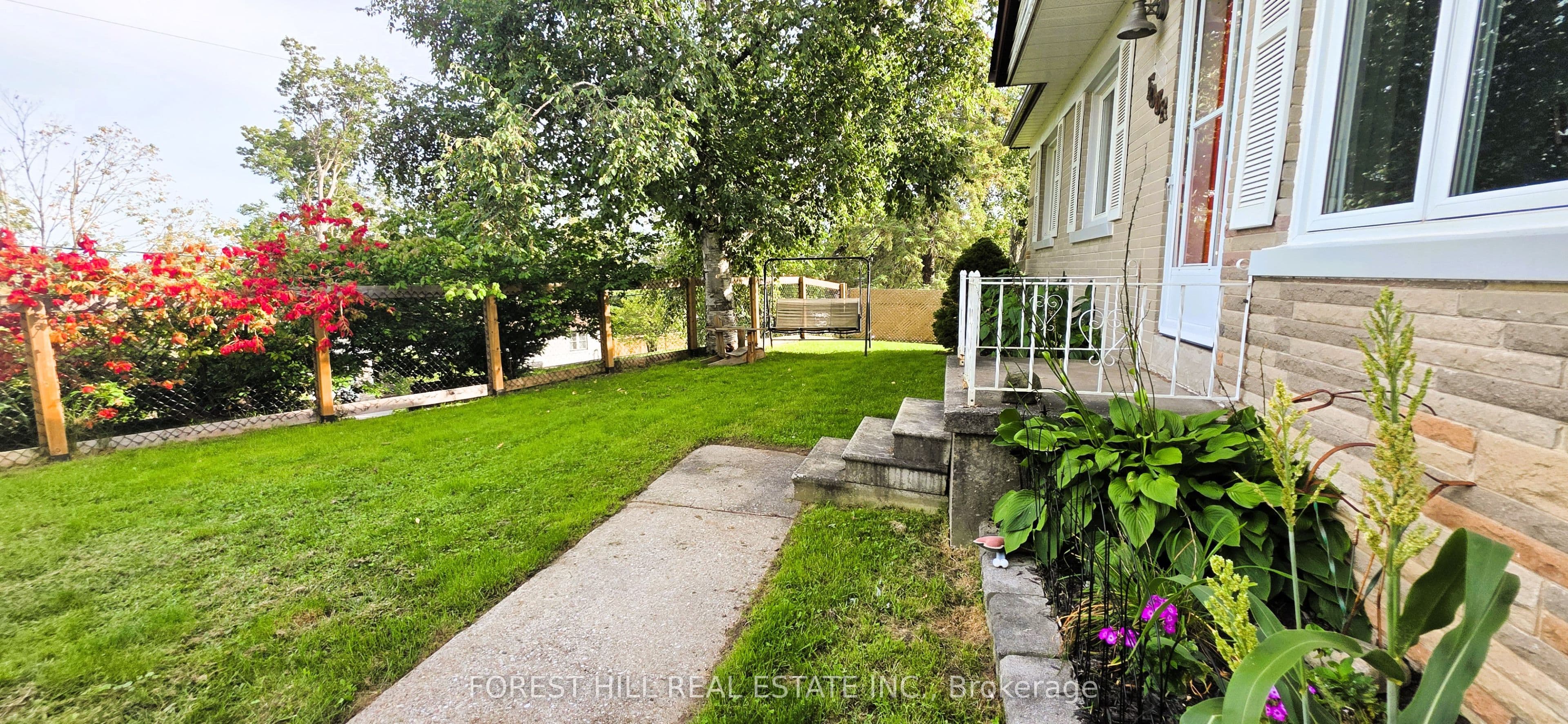 4 Karen Crescent, Orillia, ON L3V 3H1