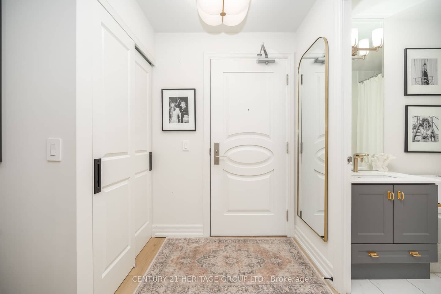 9075 Jane Street 1807, Vaughan, ON L4K 0L7