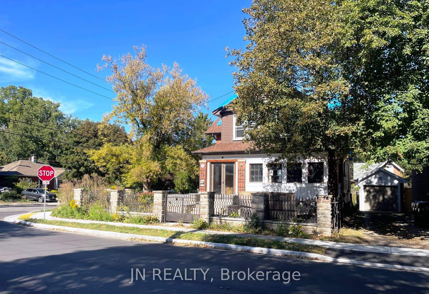 100 Mill Street N, Brampton, ON L6X 1T6