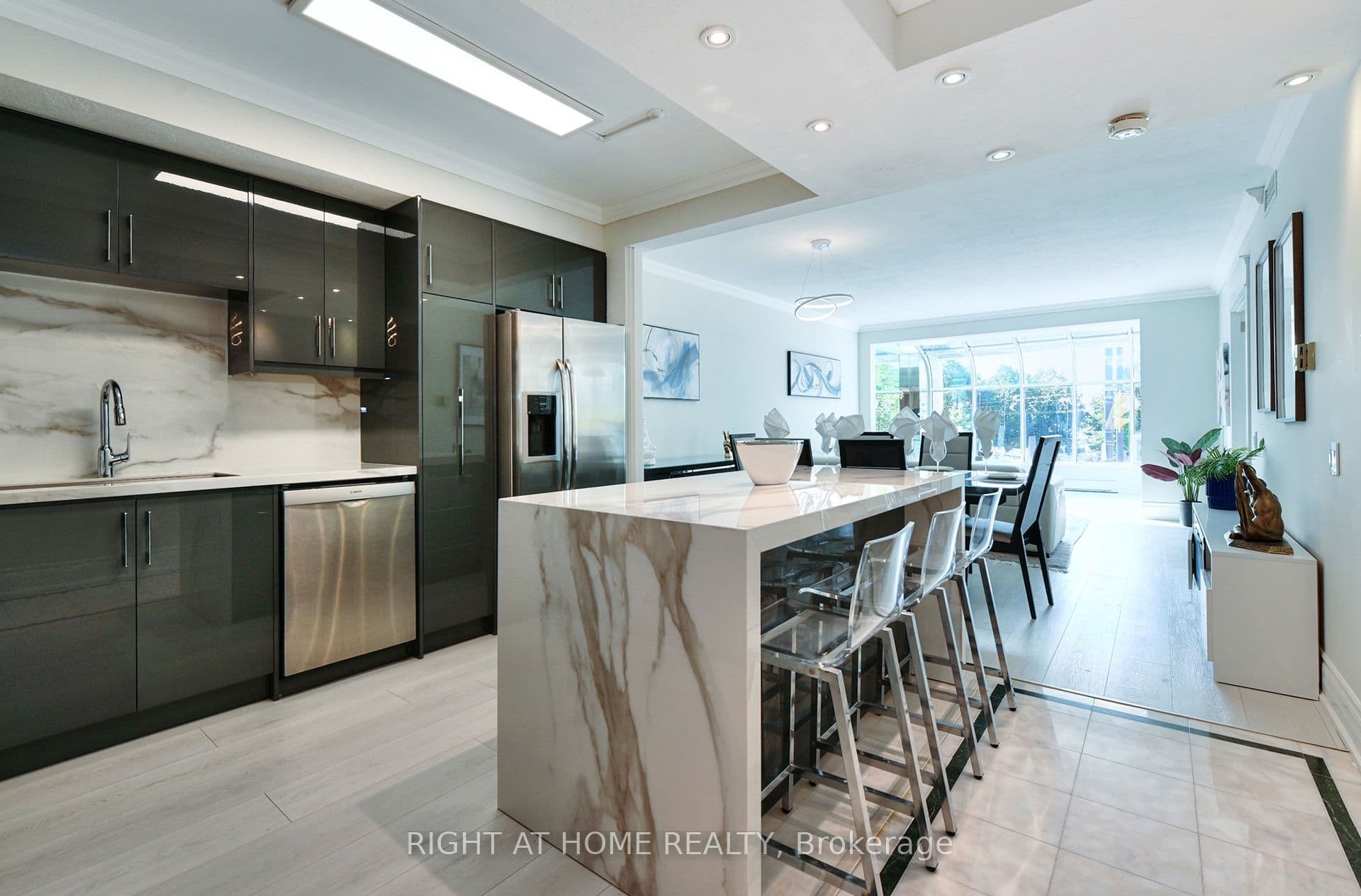 460 Queens Quay W 202E, Toronto, ON M5V 2Y4