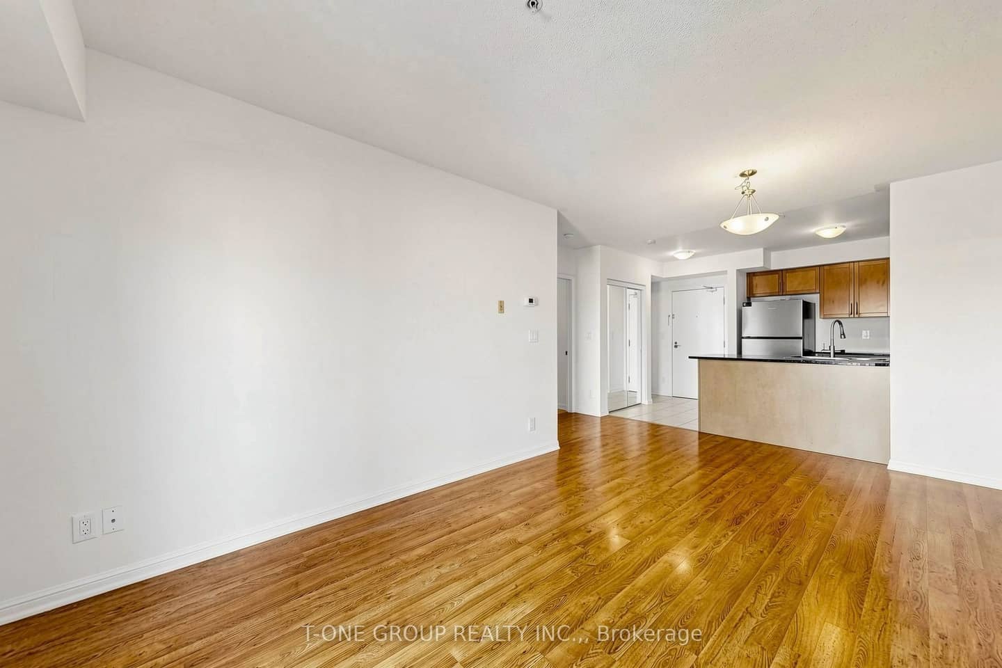 10 Mendelssohn Street 302, Toronto, ON M1L 0G7