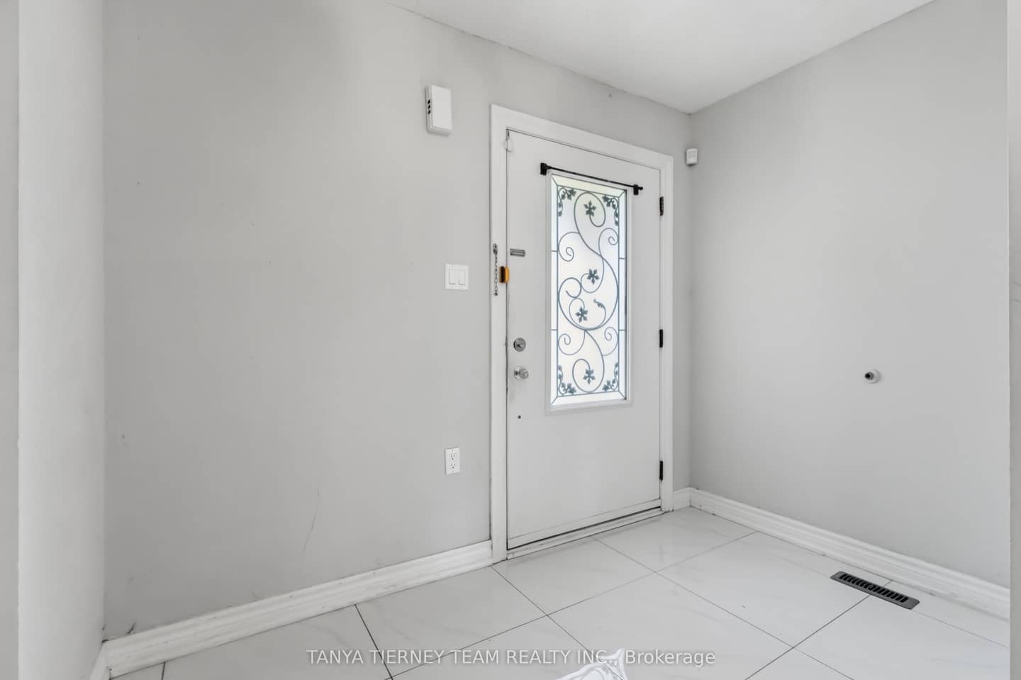 11 Hunter Drive, Ajax, ON L1T 3M9