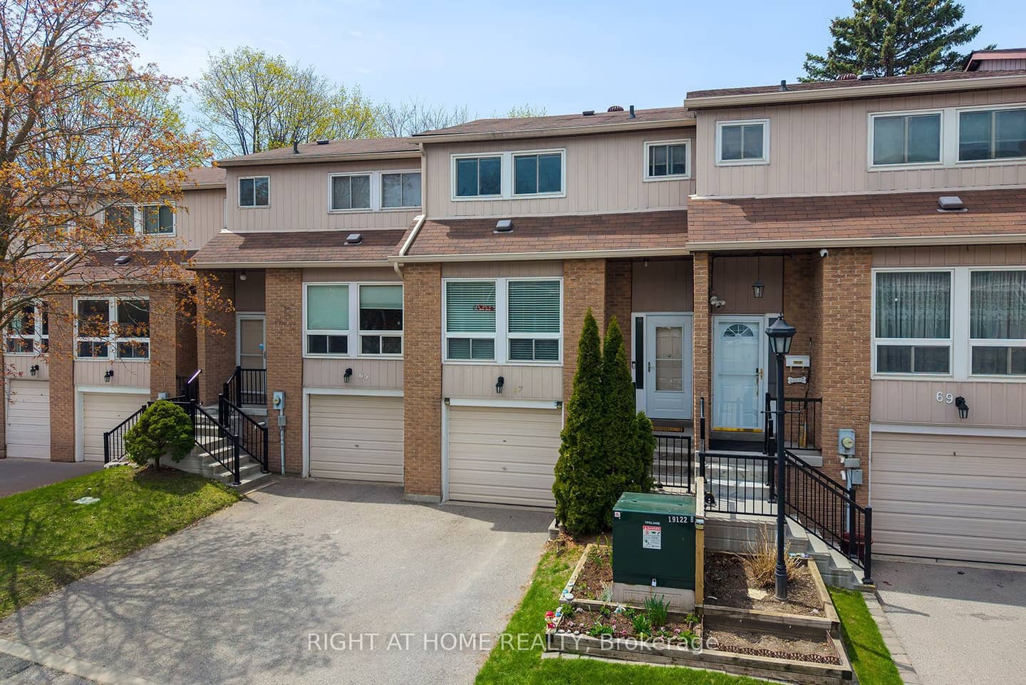 67 Willows Lane, Ajax, ON L1S 6E7