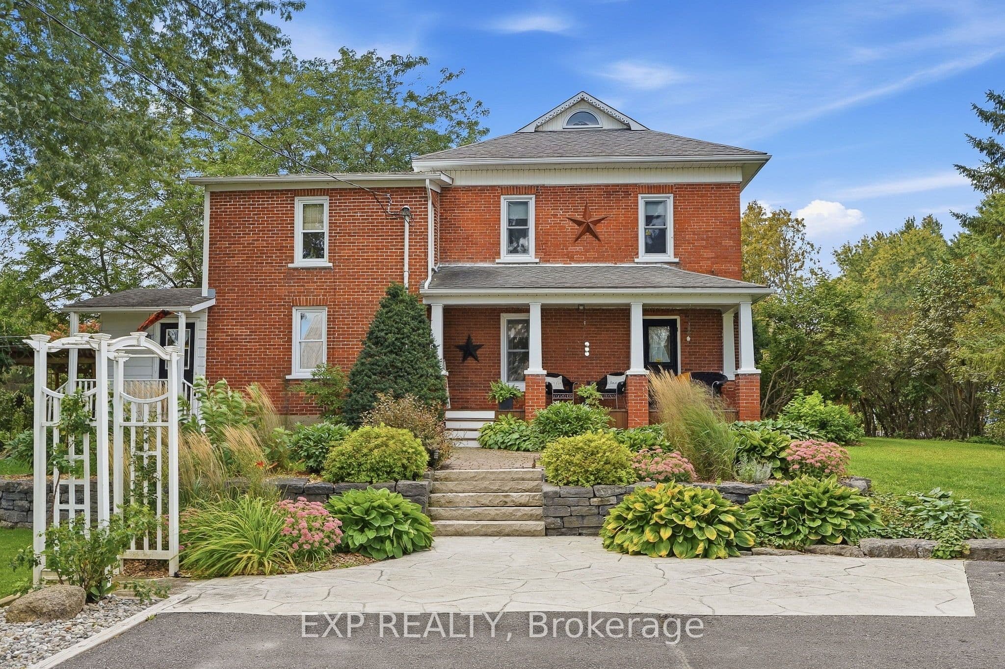 15734 Concession 1-2 Road, North Stormont, ON K0C 1K0