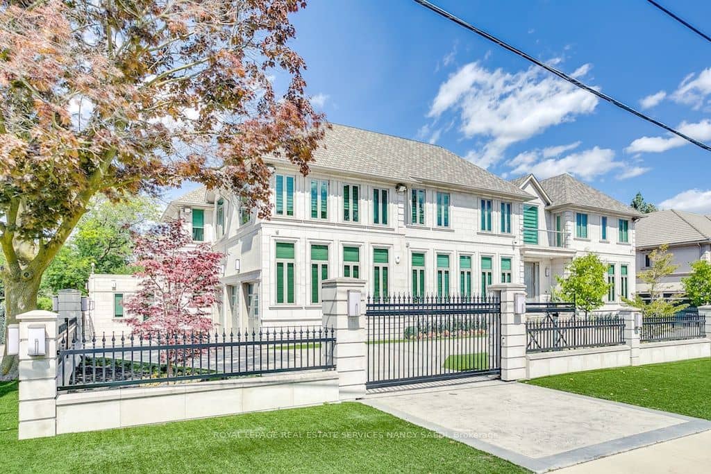 42 Wimpole Drive, Toronto, ON M2L 2L3
