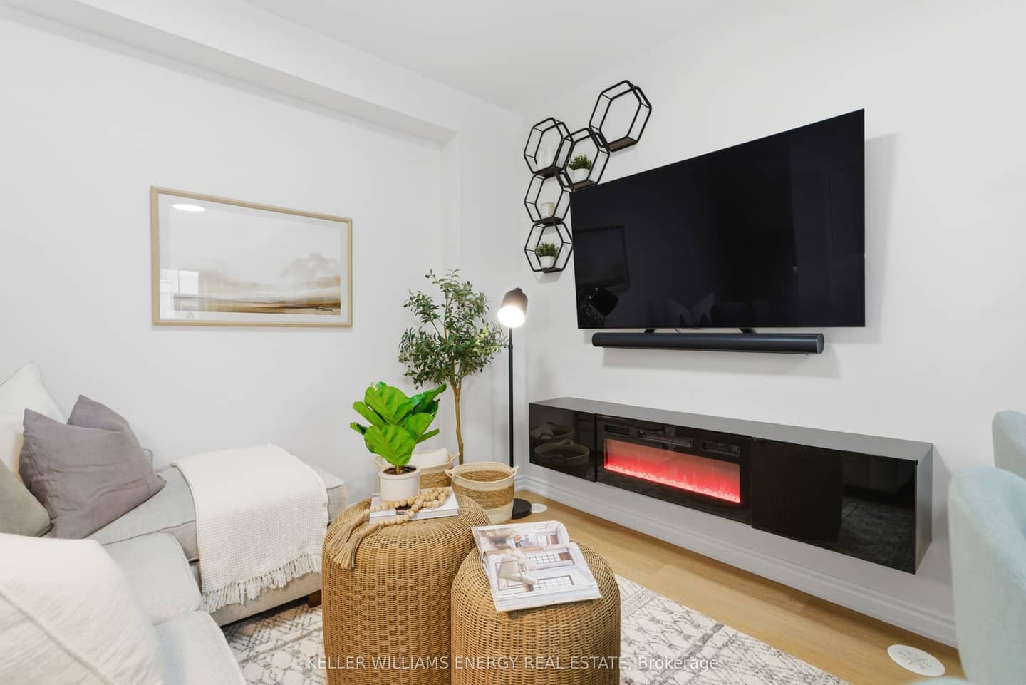 475 Beresford Path 7, Oshawa, ON L1H 0B2