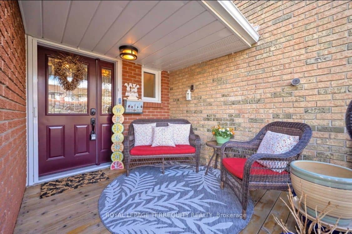 72 Carisbrooke Court, Brampton, ON L6S 3K1