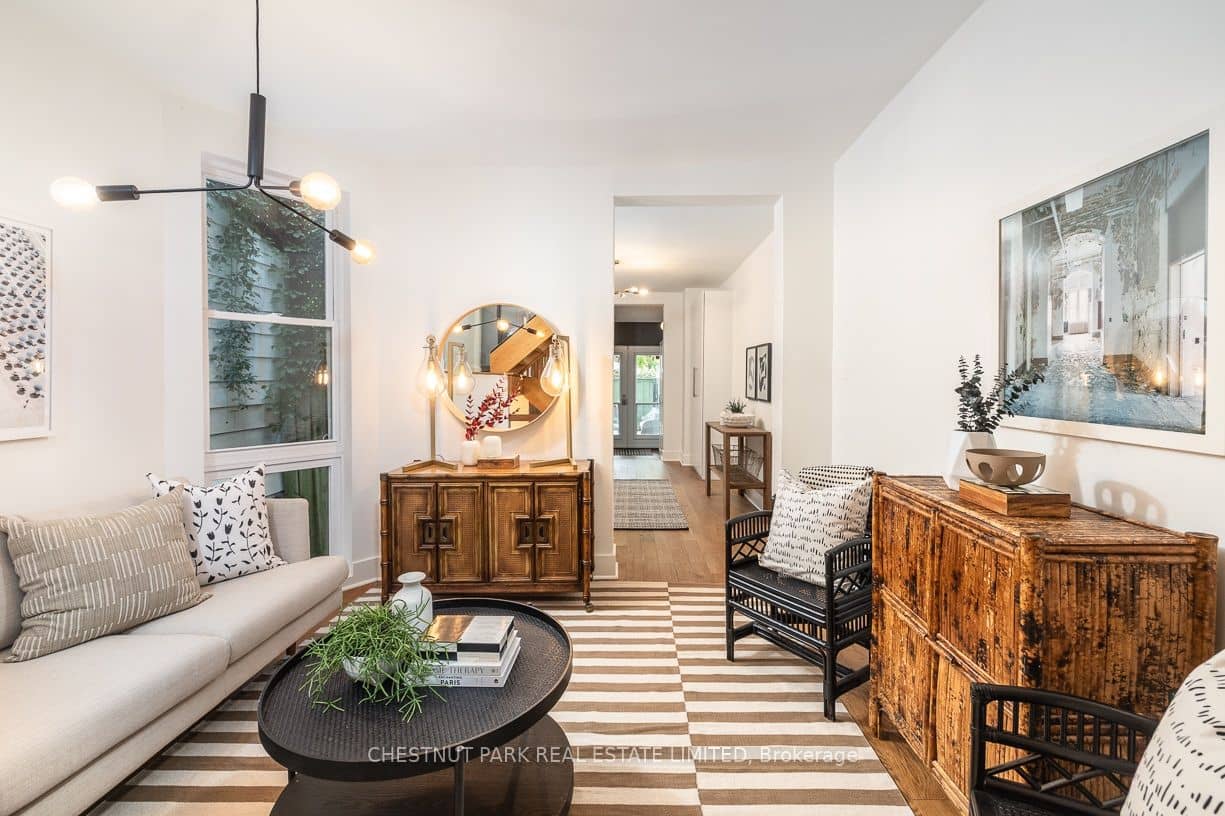 110 Hastings Avenue, Toronto, ON M4L 2L2