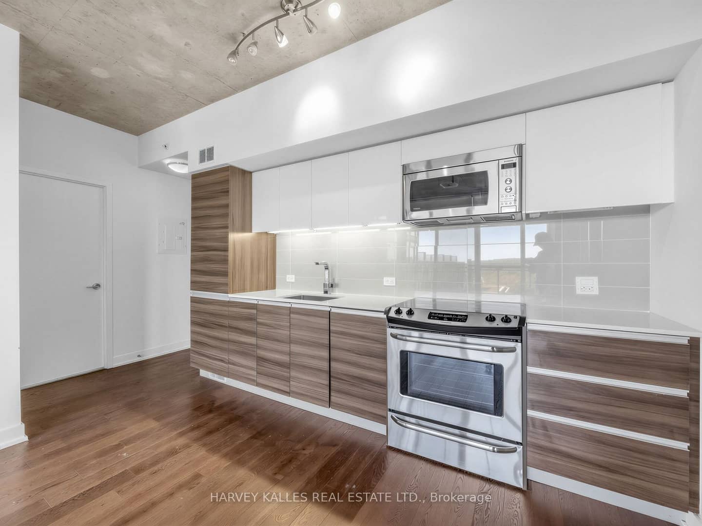 1190 Dundas Street E 1114, Toronto, ON M4M 1S3