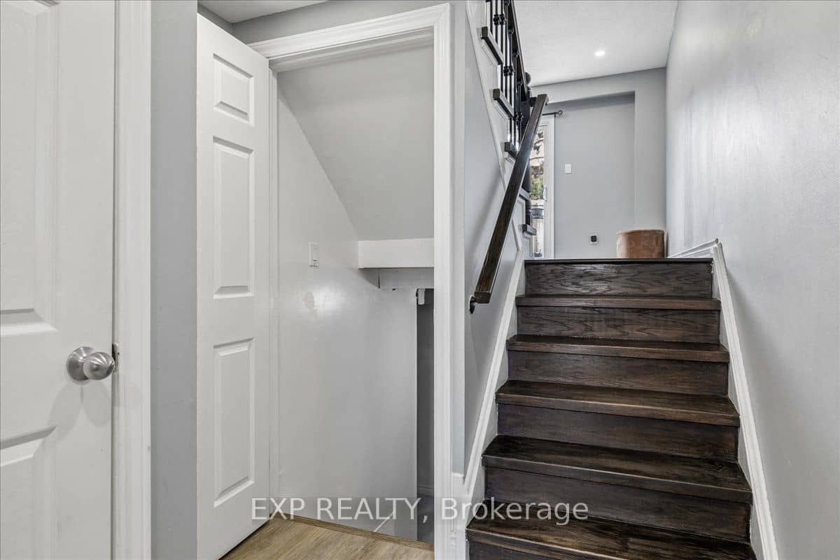 371 Bronte Street S 52, Milton, ON L9T 5B6