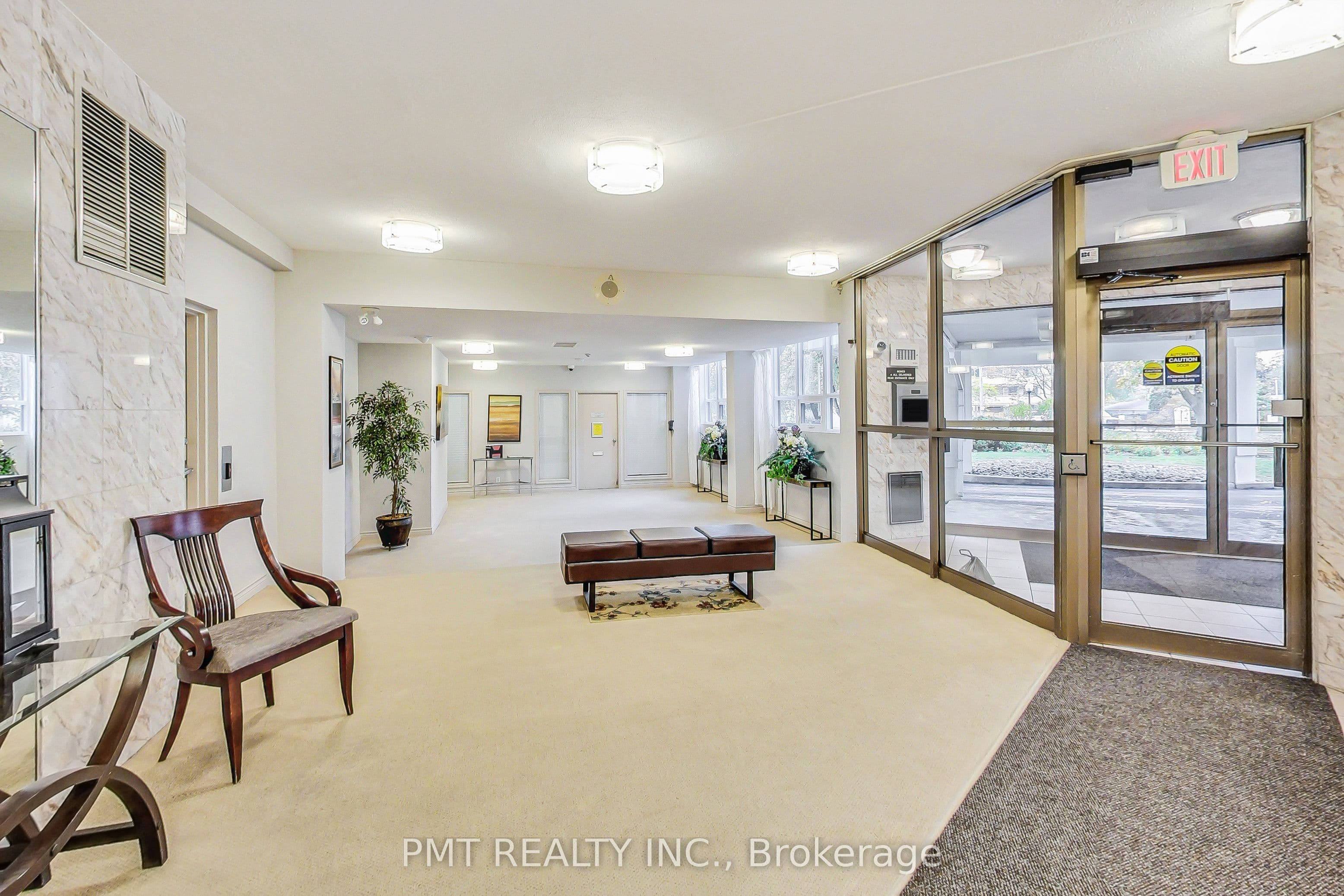 2323 Confederation Parkway 1105, Mississauga, ON L5B 1R6