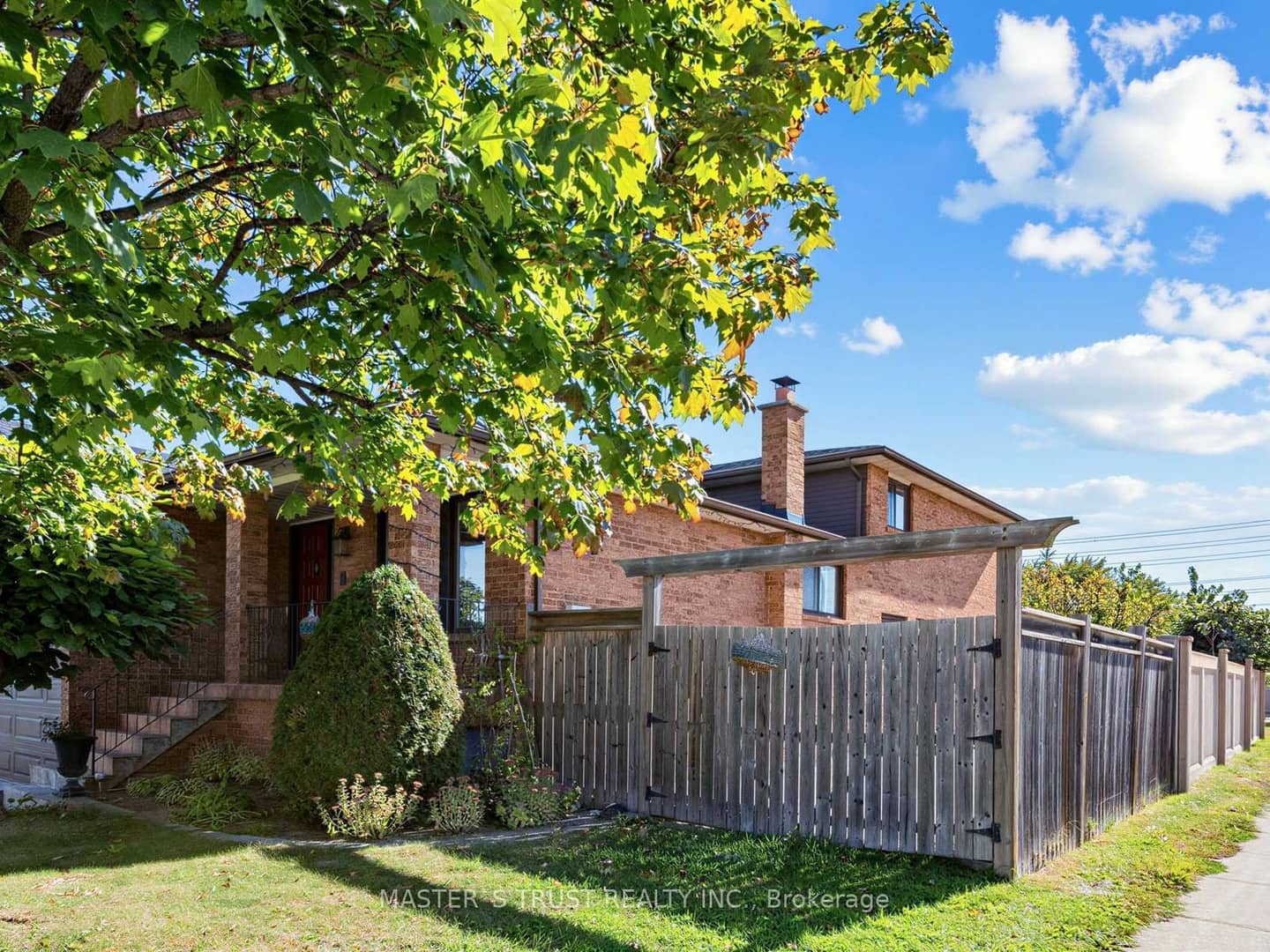 858 Wetherby Lane, Mississauga, ON L4W 4S9