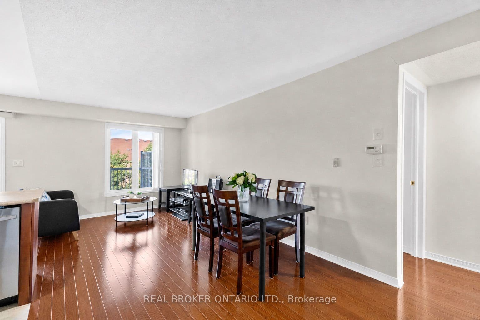 649E Warden Avenue 27, Toronto, ON M1L 0E7