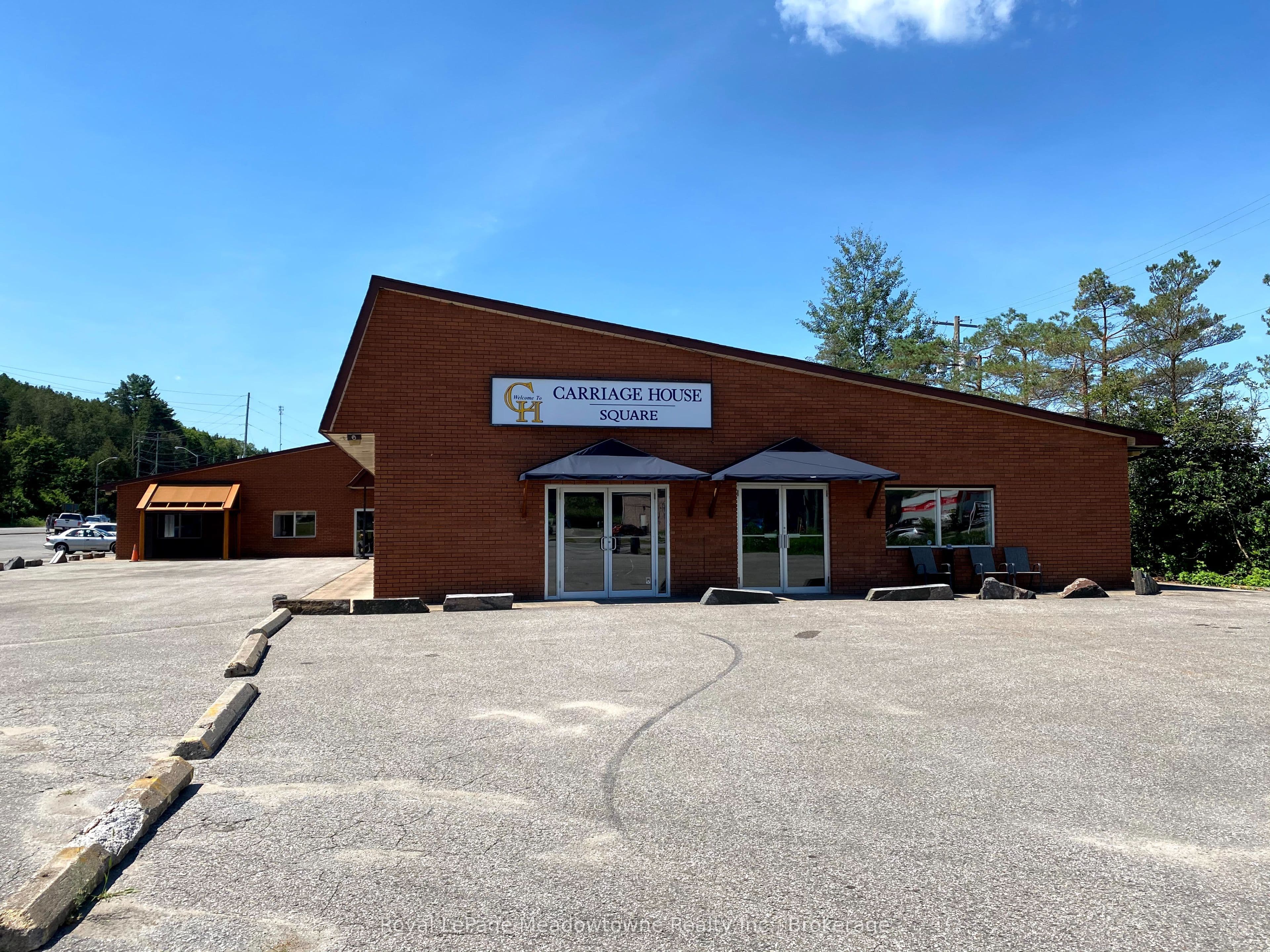 5 BOBCAYGEON Road 1, Minden Hills, ON K0M 2K0