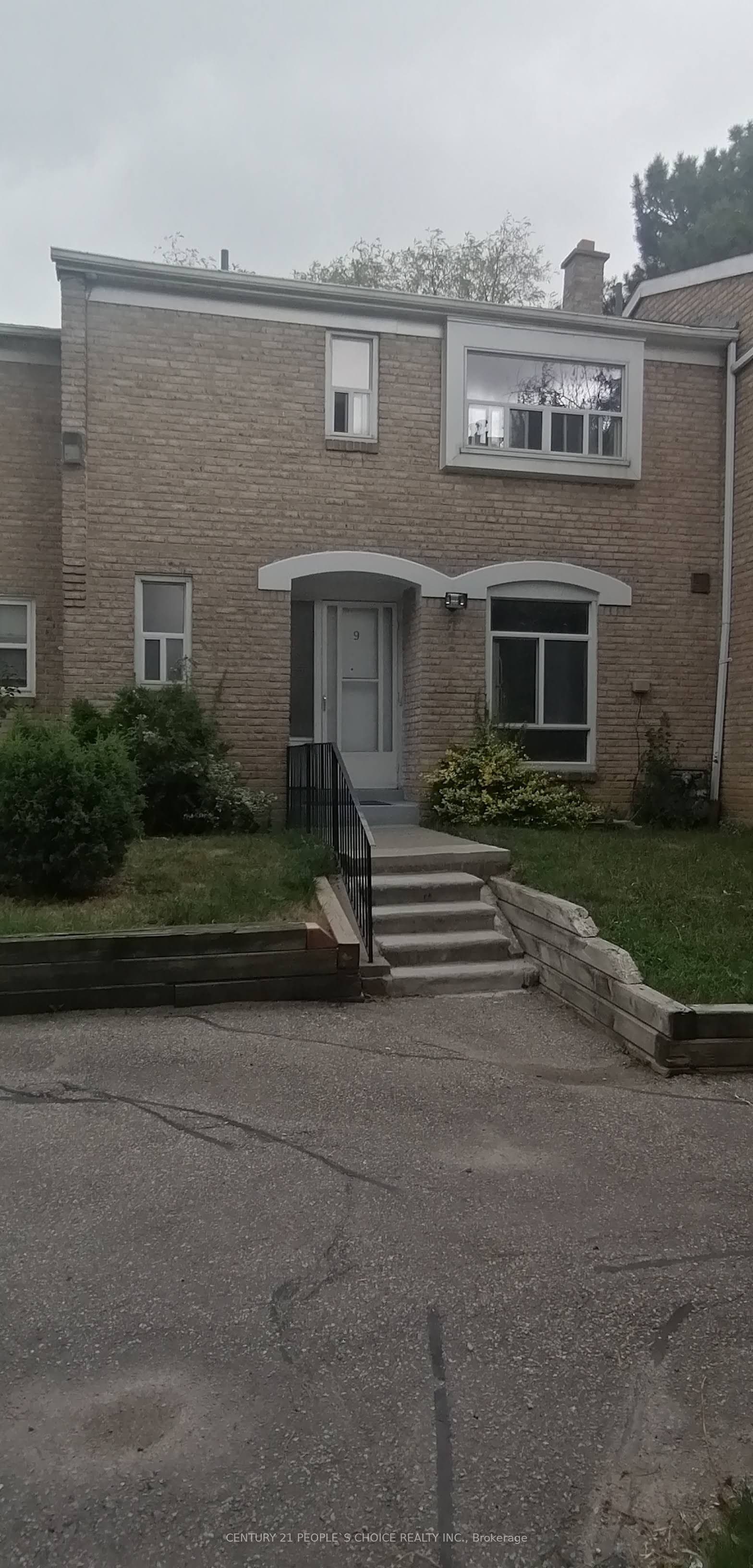 17 Gosford Boulevard 9, Toronto, ON M3N 2G7