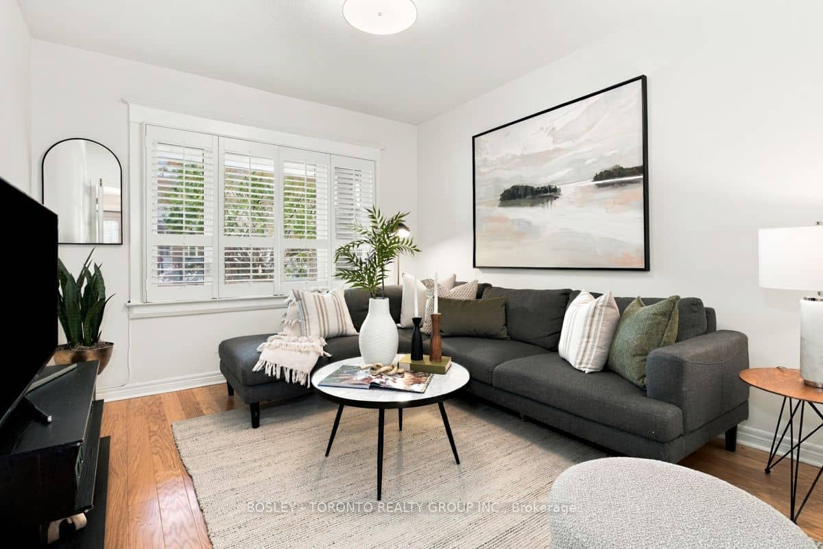 135 Wolverleigh Boulevard, Toronto, ON M4J 1R8
