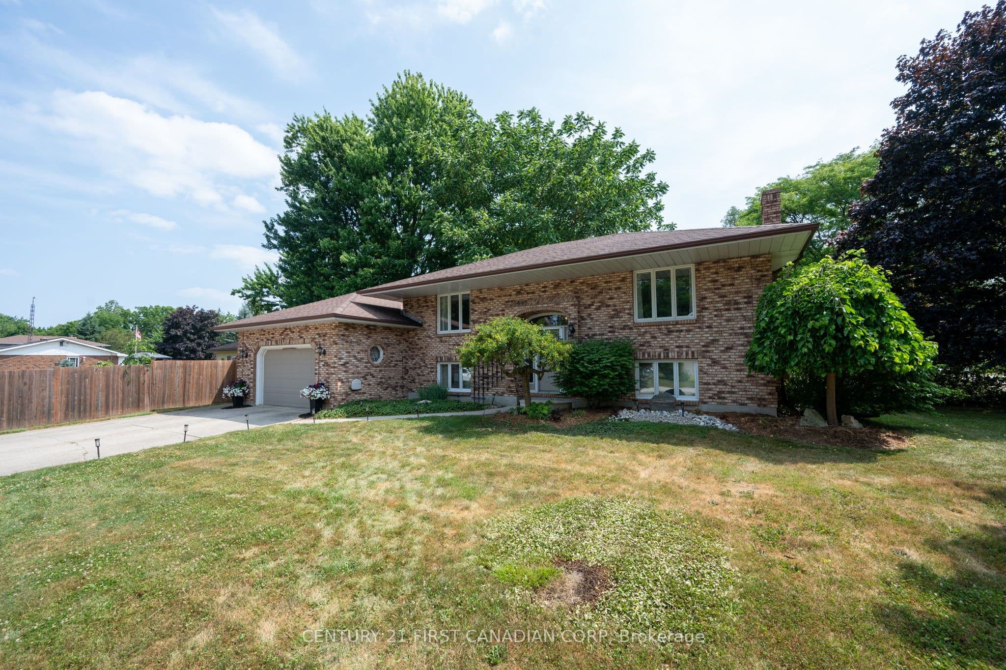 11 Water Street, Lambton Shores, ON N0N 1J0