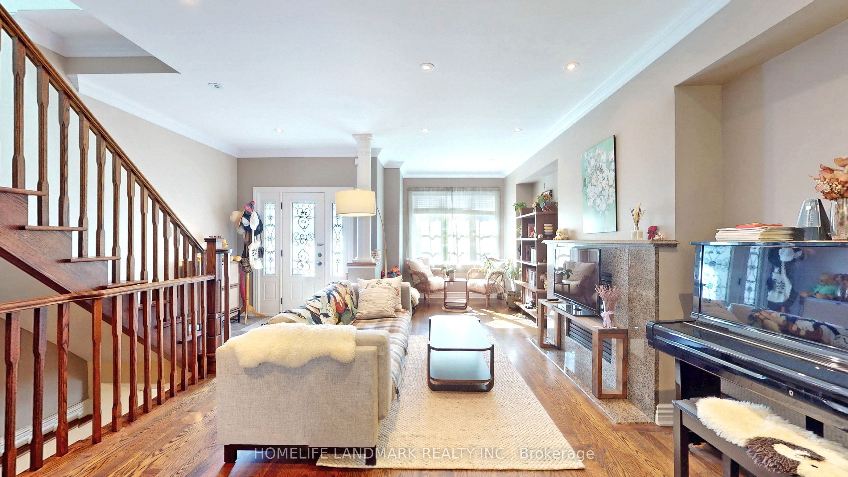 357 Bartlett Avenue N, Toronto, ON M6H 3G8
