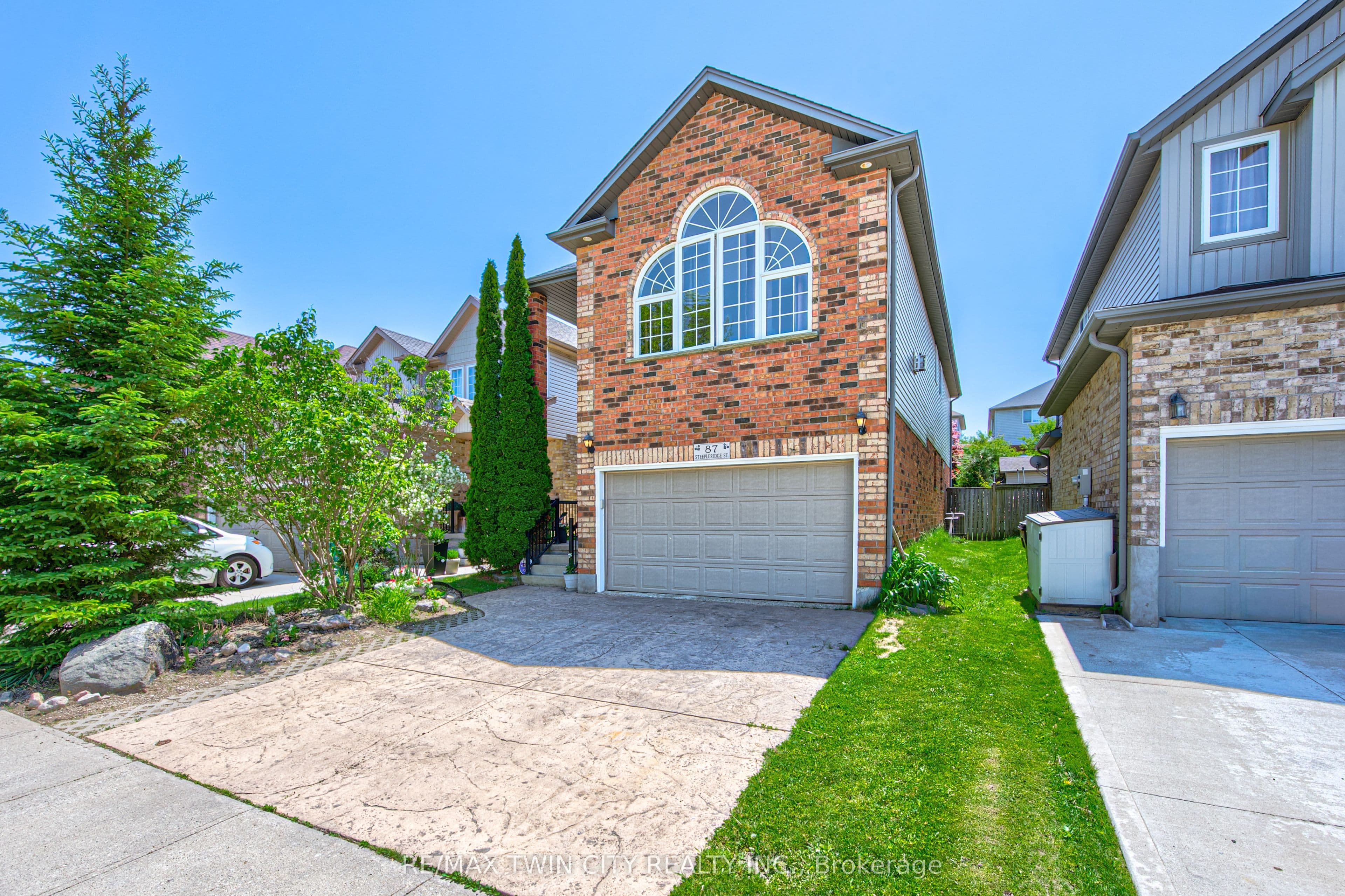 87 Steepleridge Street, Kitchener, ON N2P 2W3