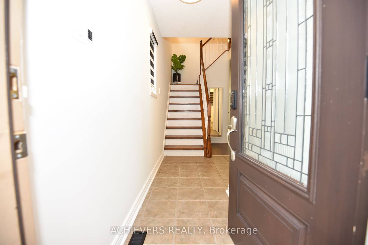 19 Mccullock Crescent, Ajax, ON L1T 3X1