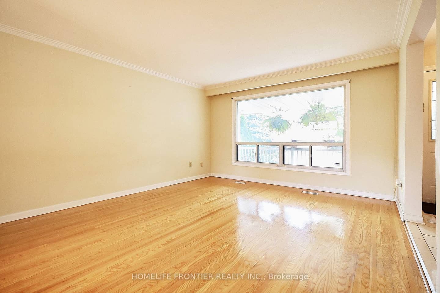 334 Rimilton Avenue, Toronto, ON M8W 2E4