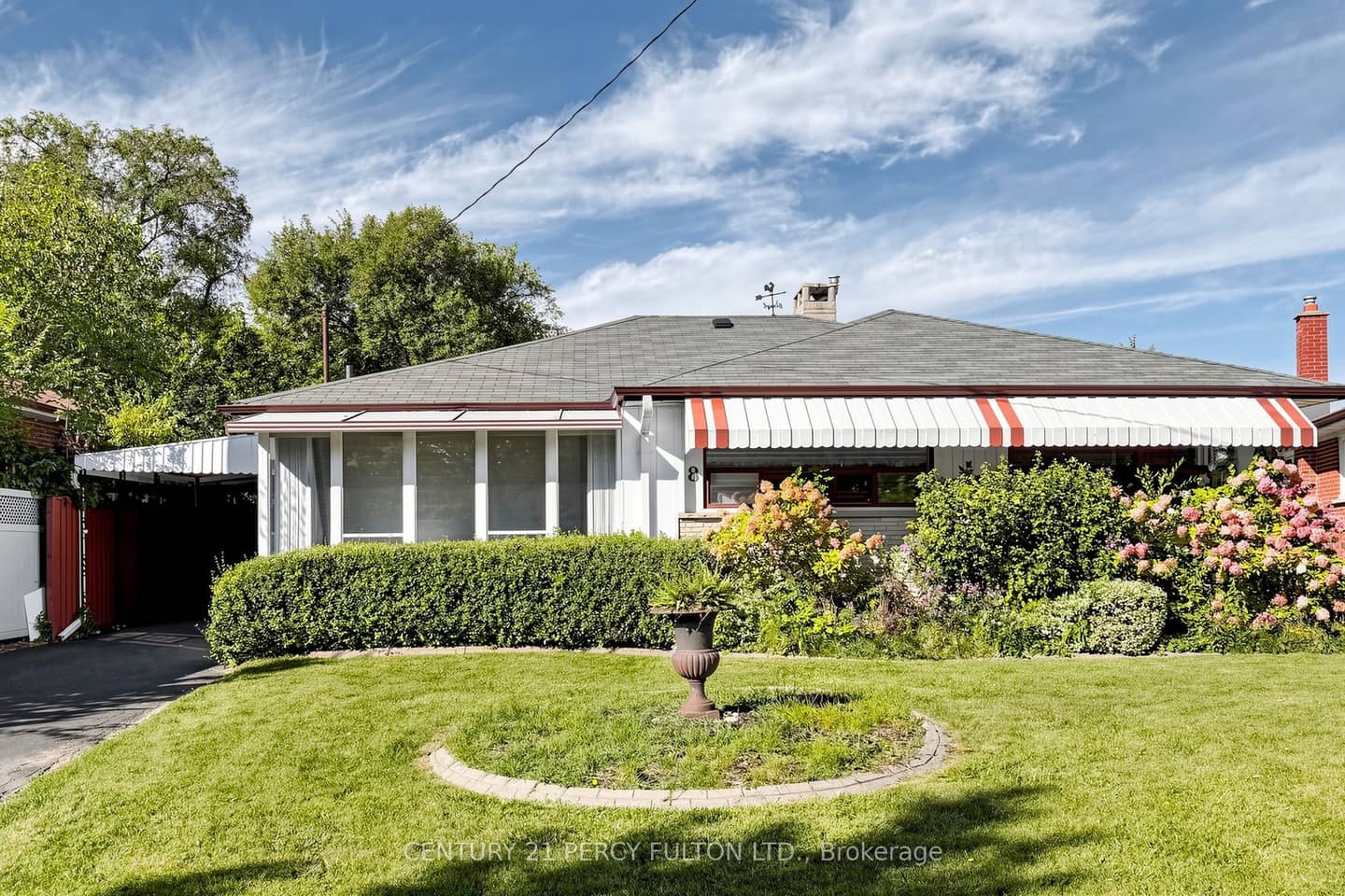 8 Wallbridge Court, Toronto, ON M2R 1W1