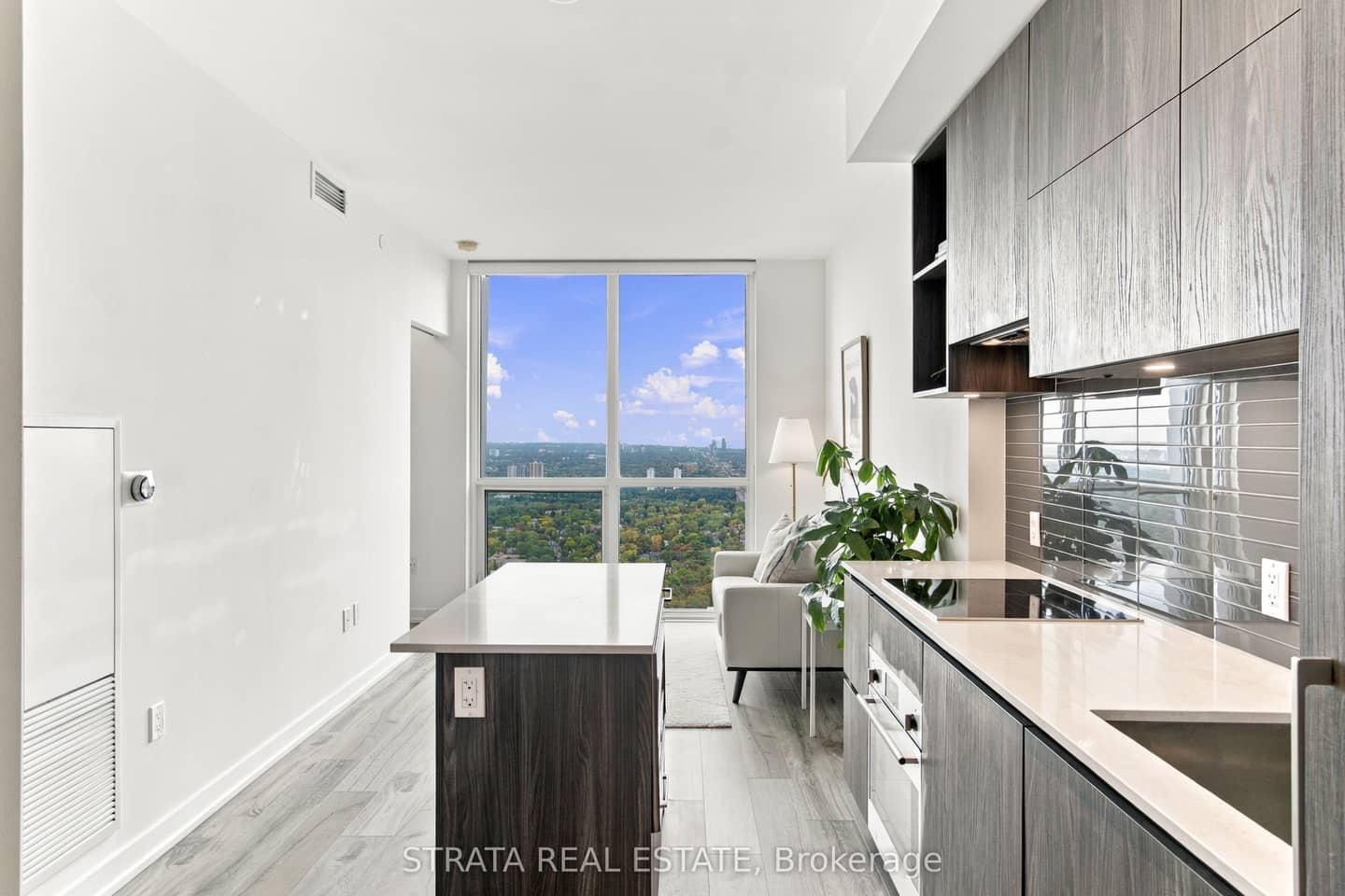 1 Yorkville Ave Avenue 4610, Toronto, ON M4W 1L1