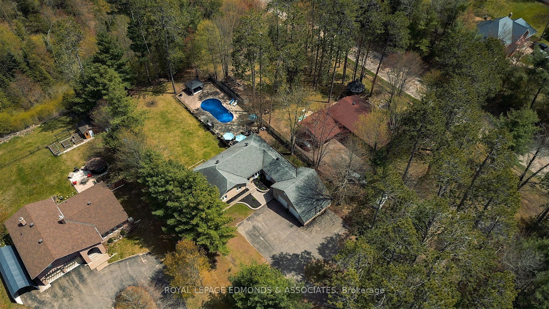 39 Selley Street, Petawawa, ON K8H 3G9