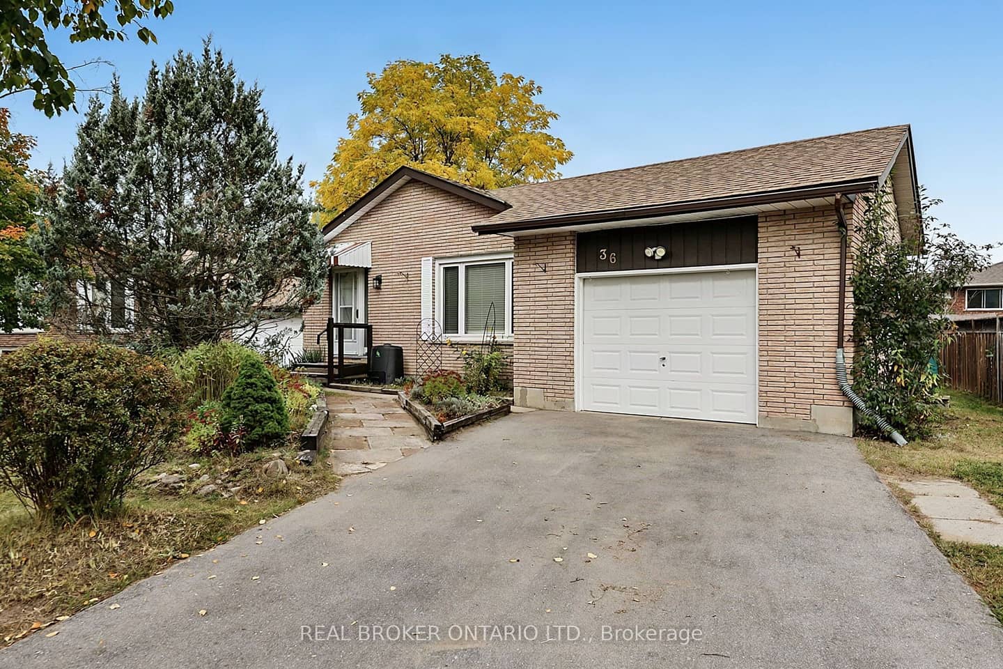 36 Dutch Settlers Court, East Gwillimbury, ON L9N 1M2