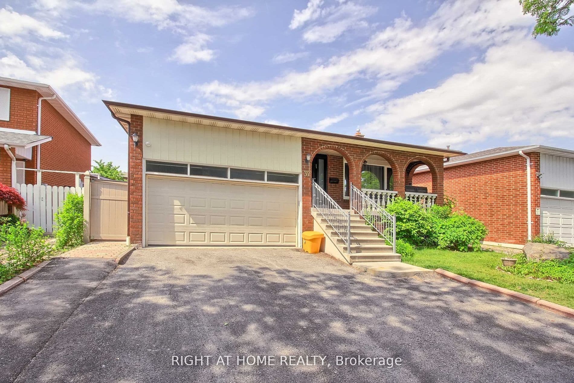 37 Cherry Hills Road #02, Vaughan, ON L4K 1M2